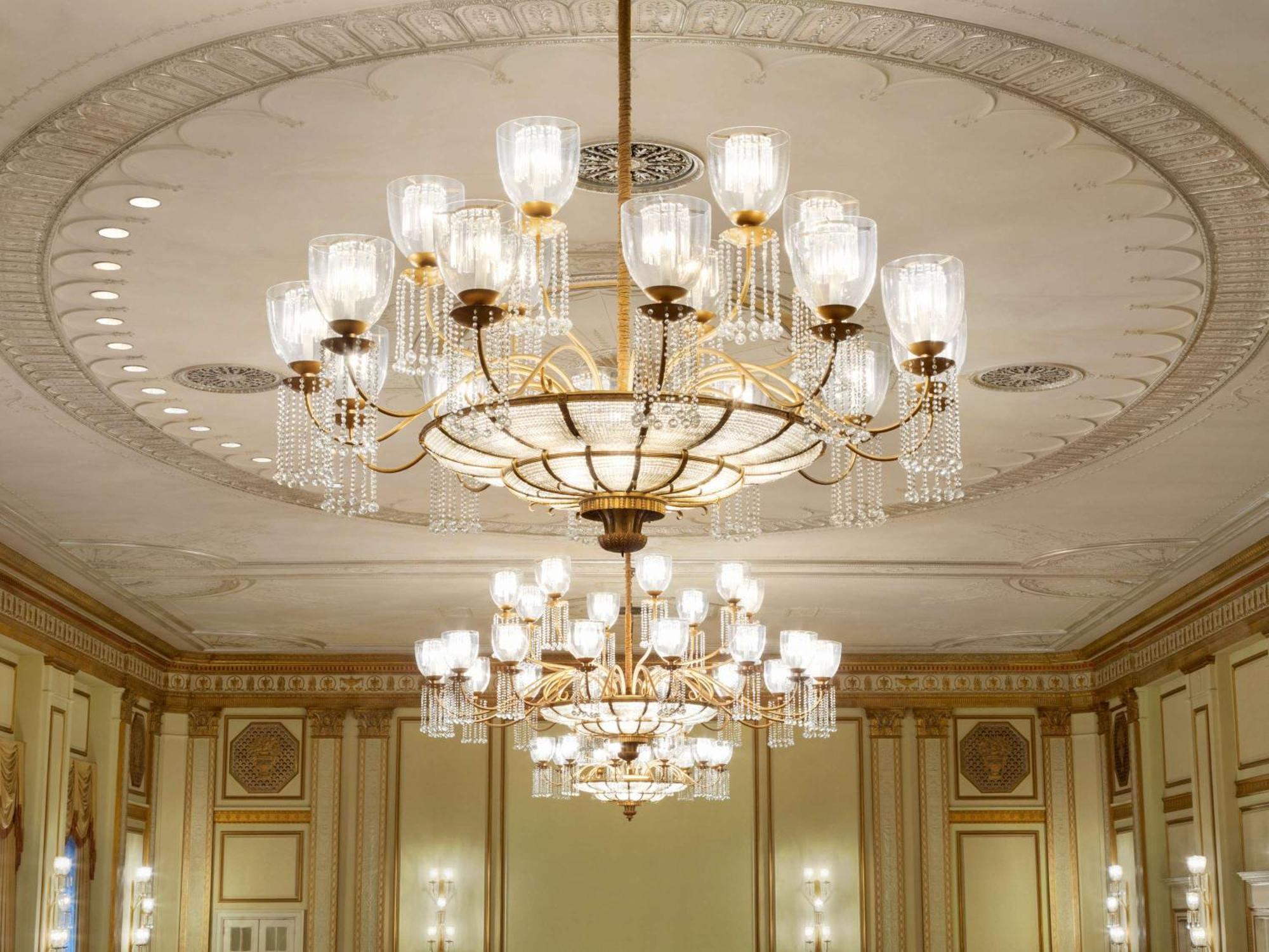 Fairmont Hotel Ванкувър Екстериор снимка A chandelier